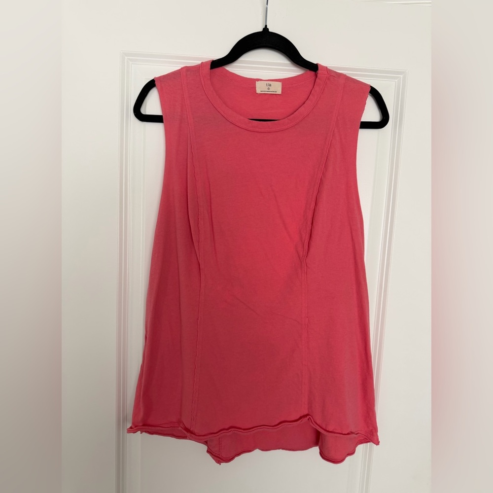 T.La Crewneck Sleeveless Pink Tank Top Size Large